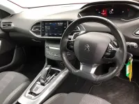 Usado Peugeot 308 Allure 2021 Gris Familiar