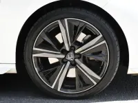 Used Peugeot 308 GT 129 HP (94 kW) 2025 White Hatchback
