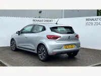 Używany Renault Clio V Iconic 90 KM (66 kW) 2022 Srebrny Hatchback