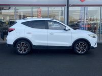 Käytetty MG ZS Exclusive 111 HP (81 kW) 2024 Valkoinen Viistoperä