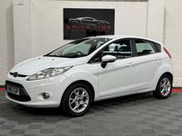 Used Ford Fiesta Zetec 2012 White Hatchback