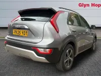 Gebraucht Kia Niro 129 PS (94 kW) 2025 Grau SUV