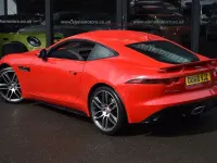 Usado Jaguar F-Type R-Dynamic 300 HP (220 kW) 2018 Vermelho Coupé