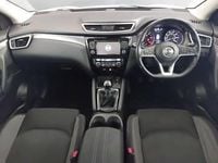 Used Nissan Qashqai N-Connecta 110 HP (80 kW) 2018 White SUV