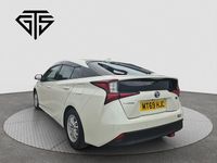 Used Toyota Prius 2025 White Hatchback
