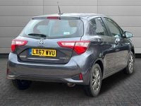 Used Toyota Yaris Hybrid 100 HP (73 kW) 2017 Grey Hatchback