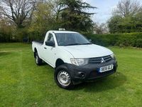 Used Mitsubishi L200 134 HP (98 kW) 2015 White Pickup