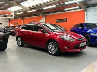 Used Ford Focus Zetec 115 HP (84 kW) 2014 Red Hatchback