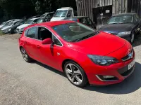 Used Vauxhall Astra SRi 140 HP (102 kW) 2013 Red Hatchback