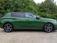 Used Peugeot 308 Allure Premium 129 HP (94 kW) 2023 Green Hatchback