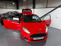 Used Ford Fiesta Titanium 125 HP (91 kW) 2013 Red Hatchback