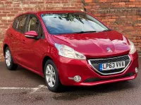 Gebraucht Peugeot 208 Active 68 PS (50 kW) 2014 Rot Kleinwagen