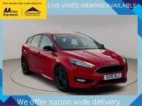 Gebraucht Ford Focus Zetec 2015 Rot Kleinwagen