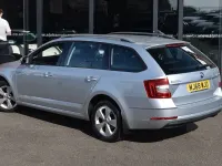 Usado Skoda Octavia 115 CV (84 kW) 2018 Plateado Familiar