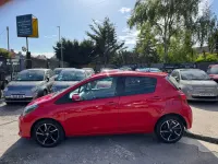 Usado Toyota Yaris Design 2016 Vermelho Citadino