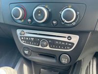 used Renault Mégane 1.6 16V 110 Dynamique TomTom 5dr