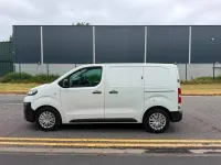 Used Citroën Dispatch 100 HP (73 kW) 2019 White MPV