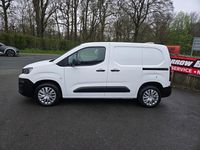 Begagnad Peugeot Partner 131 HK (96 kW) 2021 Vit Minibuss