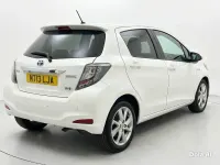 Used Toyota Yaris Hybrid 2013 White Hatchback
