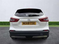 Used Nissan Qashqai N-Connecta 2018 White SUV