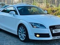 Begagnad Audi TT Performance 250 HK (183 kW) 2007 Vit Sportkupé