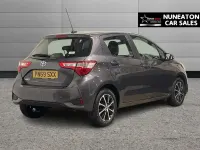 Begagnad Toyota Yaris 111 HK (81 kW) 2019 Grå Halvkombi