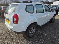 Used Dacia Duster Lauréate 2015 White SUV