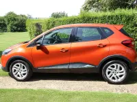 Used Renault Captur Dynamique 120 HP (88 kW) 2016 Orange SUV