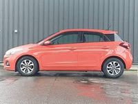 Begagnad Hyundai i20 SE 84 HK (61 kW) 2020 Röd Halvkombi