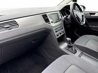 Używany VW Golf VII SE 125 KM (91 kW) 2017 Srebrny Hatchback