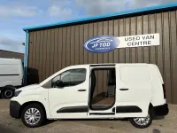 Gebraucht Peugeot Partner 100 PS (73 kW) 2022 Weiß Van / Kleinbus