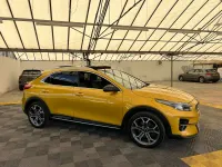 Used Kia XCeed First Edition 140 HP (102 kW) 2019 Yellow SUV