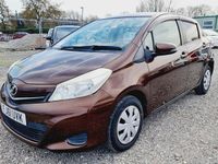 Begagnad Toyota Yaris 69 HK (50 kW) 2012 Brun Halvkombi
