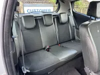 Usado Renault Clio II Dynamique 75 CV (55 kW) 2011 Plateado Utilitario