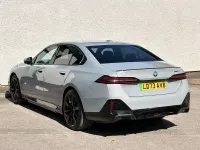 Usado BMW i5 M Sport 250 kW (340 CV) 2023 Gris Berlina