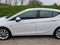 Used Vauxhall Astra Design Edition 2016 White Hatchback