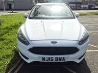 Used Ford Focus Zetec 125 HP (91 kW) 2015 White Estate