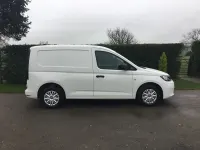 Usado VW Caddy 102 HP (75 kW) 2022 Branco Monovolume