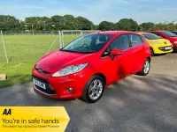 Used Ford Fiesta Zetec 82 HP (60 kW) 2012 Red Hatchback