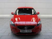 Used Volvo V40 115 HP (84 kW) 2013 Red Hatchback