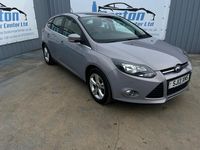 Begagnad Ford Focus Zetec 2013 Silver Halvkombi