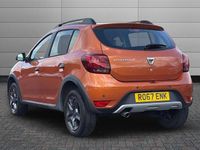 Begagnad Dacia Sandero Stepway 90 HK (66 kW) 2017 Orange Halvkombi
