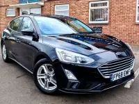 Begagnad Ford Focus Zetec 125 HK (91 kW) 2018 Svart Halvkombi