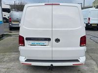 Second-hand VW Transporter Highline 150 CP (110 kW) 2022 Alb Van