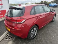 Used Hyundai i30 SE 110 HP (80 kW) 2017 Red Hatchback