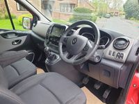 used Renault Trafic LL29 ENERGY dCi 120 Sport Nav 9 Seater