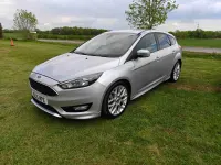 Used Ford Focus Zetec 125 HP (91 kW) 2015 Silver Hatchback