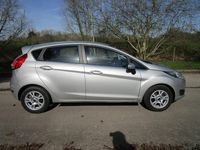 Used Ford Fiesta Zetec 75 HP (55 kW) 2015 Silver Hatchback