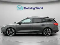 Begagnad Ford Focus ST-Line X 120 HK (88 kW) 2021 Grå Kombi