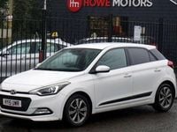 Used Hyundai i20 Premium 84 HP (61 kW) 2015 White Hatchback